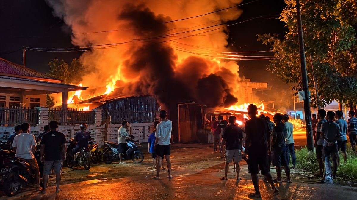 Kebakaran Rumah dan Kios di Muna, Kerugian Ditaksir Rp400 Juta